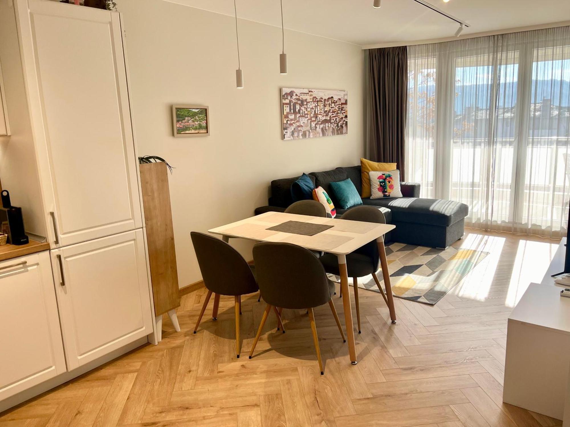 Parkcentral Luxury In City Center 7 Veliko Tarnovo Exterior photo